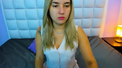 Snapshot of teresasroom_ chatting on 11/22/25, 12:26 Teresa online show from 11/22/25, 12:26