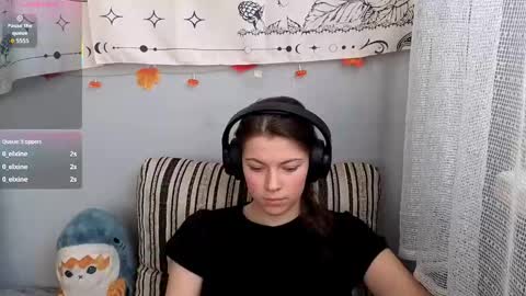 Anny Simpson online show from 11/22/25, 06:34