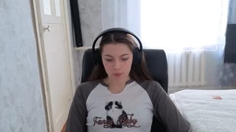 Anny Simpson online show from 12/23/25, 06:00