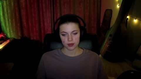 Anny Simpson online show from 04/06/26, 08:32