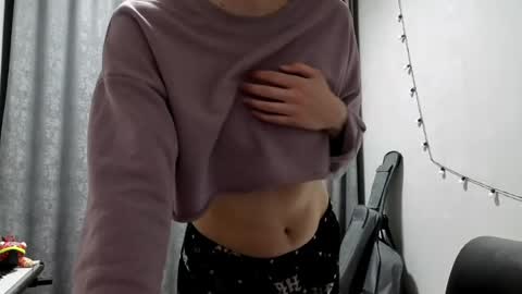 Anny Simpson online show from 04/22/26, 09:16