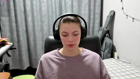 Anny Simpson online show from 04/23/26, 08:22