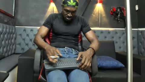 terranze_z online show from 02/14/26, 07:21