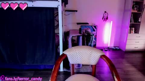 CRY BABY online show from 06/01/26, 03:41