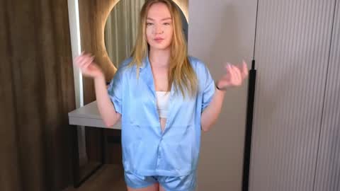 Candie online show from 04/01/26, 04:04