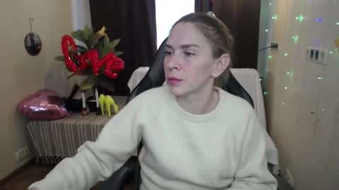 Snapshot of tessadaybreak chatting on 02/18/25, 10:27 tessadaybreak online show from 02/18/25, 10:27