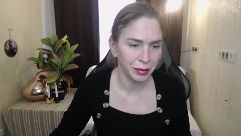 Snapshot of tessadaybreak chatting on 02/27/25, 11:31 tessadaybreak online show from 02/27/25, 11:31