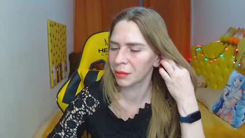 Snapshot of tessadaybreak chatting on 03/01/25, 02:34 tessadaybreak online show from 03/01/25, 02:34