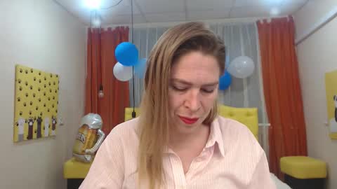 Snapshot of tessadaybreak chatting on 09/18/25, 06:48 tessadaybreak online show from 09/18/25, 06:48