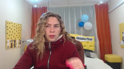Snapshot of tessadaybreak chatting on 09/29/25, 06:29 tessadaybreak online show from 09/29/25, 06:29