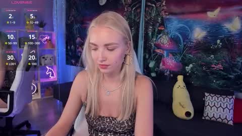 TessaHamilton online show from 10/09/25, 10:24