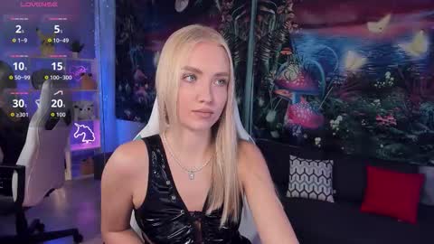 TessaHamilton online show from 10/14/25, 10:38