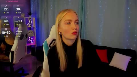 TessaHamilton online show from 11/04/25, 10:14