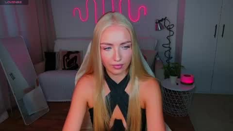 TessaHamilton online show from 06/25/26, 02:21