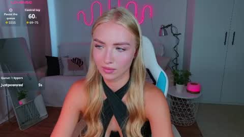 TessaHamilton online show from 07/22/26, 10:07