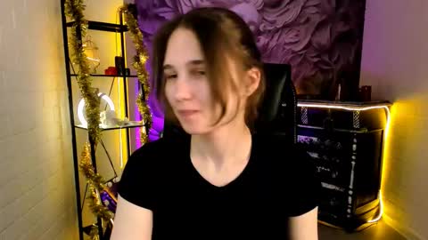 Tessa online show from 12/03/25, 09:18