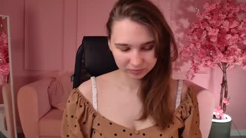 Snapshot of tessamill chatting on 05/21/26, 05:36 Tessa online show from 05/21/26, 05:36