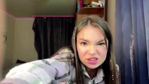 Snapshot of tessanienaber chatting on 03/04/26, 12:55 Tessa online show from 03/04/26, 12:55