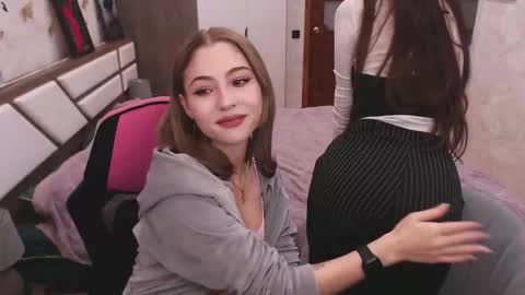 Tessa online show from 09/21/25, 11:56