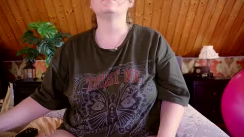 Snapshot of tessawinter chatting on 09/15/25, 02:50 Tessa online show from 09/15/25, 02:50