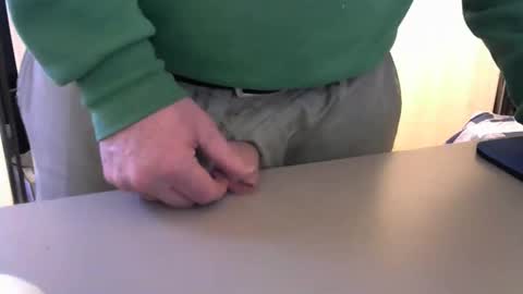 Test the Chat online show from 12/03/25, 04:27