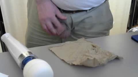 Test the Chat online show from 12/18/25, 06:41