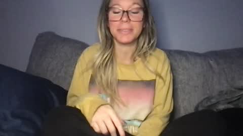 Daphne Summers online show from 11/12/25, 03:40