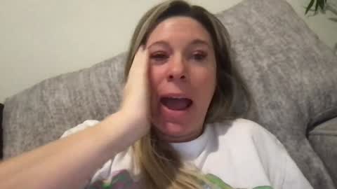 Daphne Summers online show from 12/04/25, 05:43