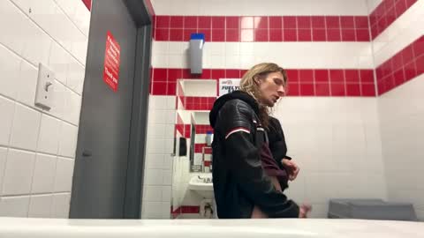 Snapshot of texascockstar chatting on 12/13/24, 12:50 texascockstar online show from 12/13/24, 12:50