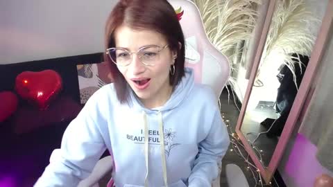 teylo_80as online show from 04/17/26, 12:30