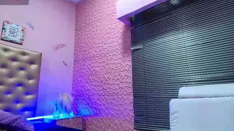 teylor_lovee online show from 12/17/25, 03:56