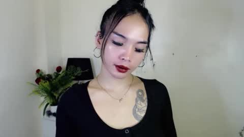 Snapshot of tgirl_jasmine1 chatting on 02/15/26, 12:29 Vanessa online show from 02/15/26, 12:29
