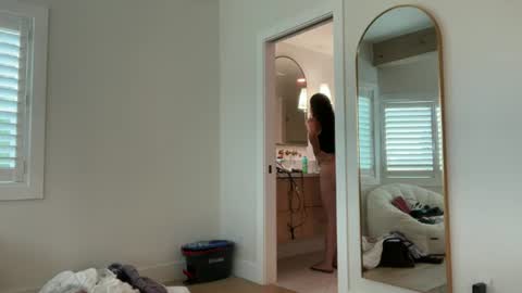 Snapshot of tgirltoesx chatting on 06/18/26, 10:47 babygirlmami online show from 06/18/26, 10:47