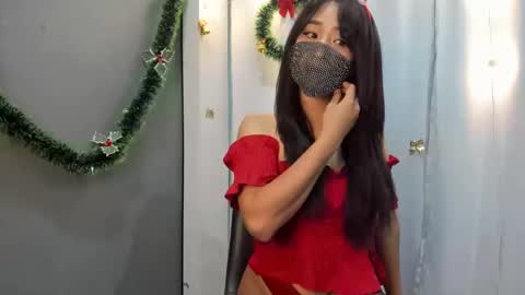 Snapshot of thaidancer chatting on 12/25/24, 01:42 CJ online show from 12/25/24, 01:42