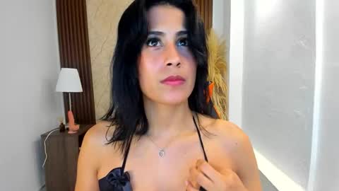 Sweet Thais  online show from 10/17/25, 12:30