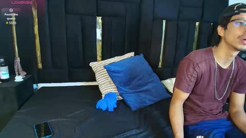 T H A I S  online show from 11/19/25, 09:37