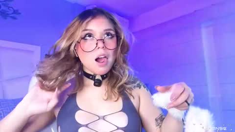 Thalia21 online show from 10/18/25, 12:35