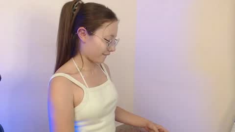  Thalia Anderson  online show from 09/14/25, 02:54