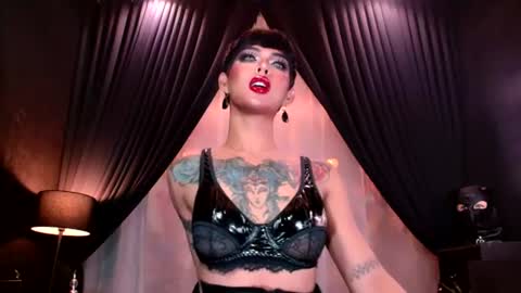 Thalia Saint online show from 06/19/26, 09:51