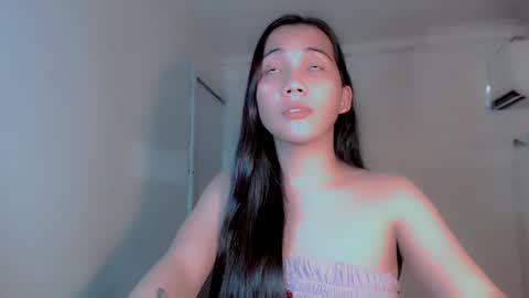 Snapshot of thalia_sunshine chatting on 12/04/24, 11:02 Thalia online show from 12/04/24, 11:02