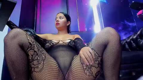 Snapshot of thaliaa_bdsm chatting on 09/30/25, 04:12 Thalia  online show from 09/30/25, 04:12