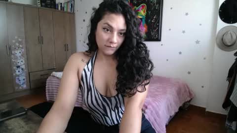 Snapshot of thaliacooper chatting on 04/25/26, 07:11 online show from 04/25/26, 07:11