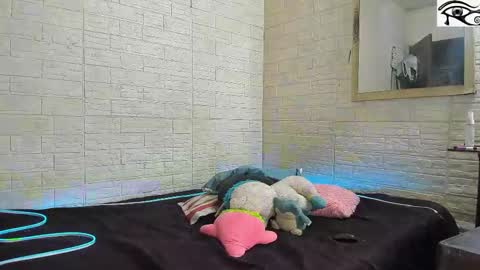 Thalia   online show from 11/29/25, 07:50