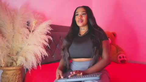 Snapshot of thalyanna_ebony chatting on 05/10/26, 04:06 thalyanna_ebony online show from 05/10/26, 04:06