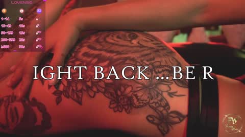 Snapshot of thamara_cooper_ chatting on 01/20/25, 01:00 thamara_cooper_ online show from 01/20/25, 01:00