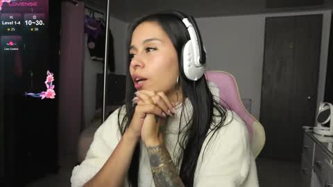 Snapshot of thamara_l11 chatting on 02/08/25, 10:19 Dany online show from 02/08/25, 10:19