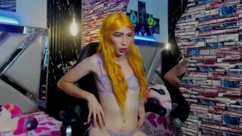 thamara_roberts online show from 04/23/26, 02:02