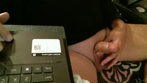 Snapshot of thameslee chatting on 12/14/24, 01:50 Thames online show from 12/14/24, 01:50