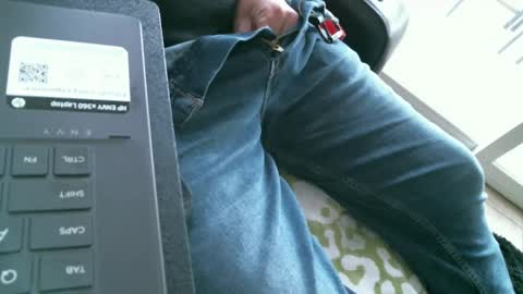 Snapshot of thameslee chatting on 01/22/25, 12:27 Thames online show from 01/22/25, 12:27