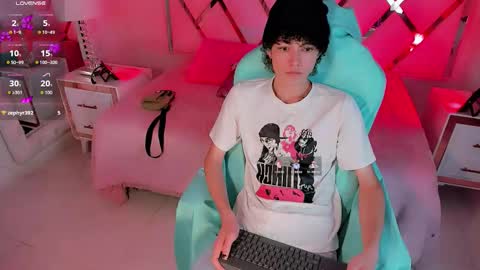 Snapshot of thanier_18 chatting on 02/18/26, 07:43 thanier_18 online show from 02/18/26, 07:43